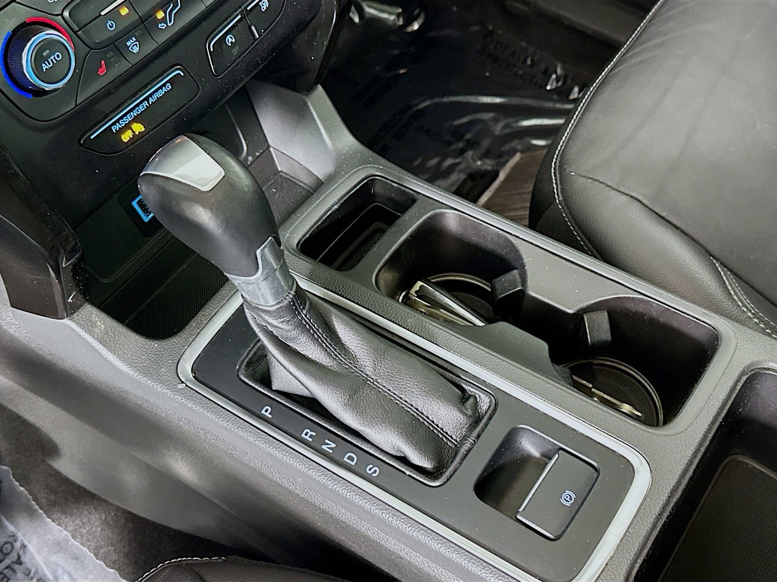 Used 2017 Ford Escape Titanium image 16