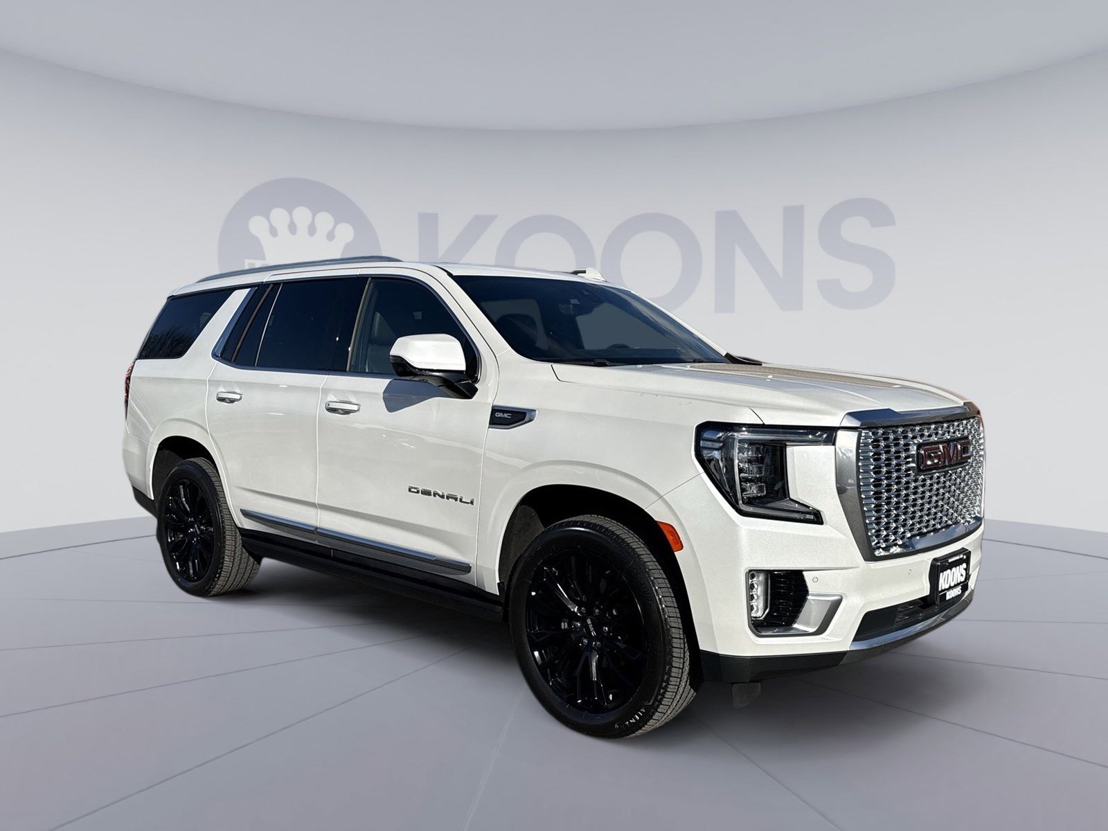 Used 2022 GMC Yukon Denali w/ Denali Premium Package image 8