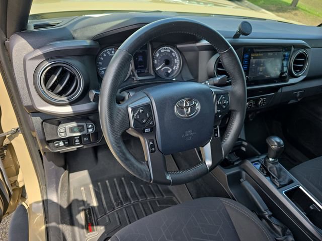 Used 2018 Toyota Tacoma TRD Off-Road image 15