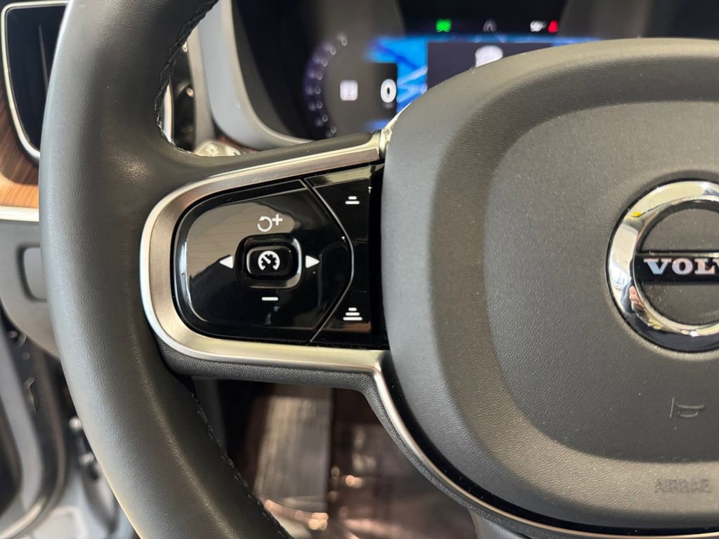 Certified 2023 Volvo XC60 B5 Plus w/ Climate Package image 14