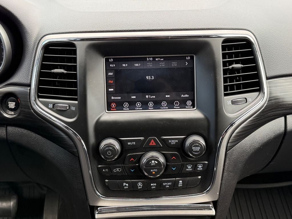 Used 2021 Jeep Grand Cherokee Laredo w/ Security & Convenience Group AWD/4WD image 25