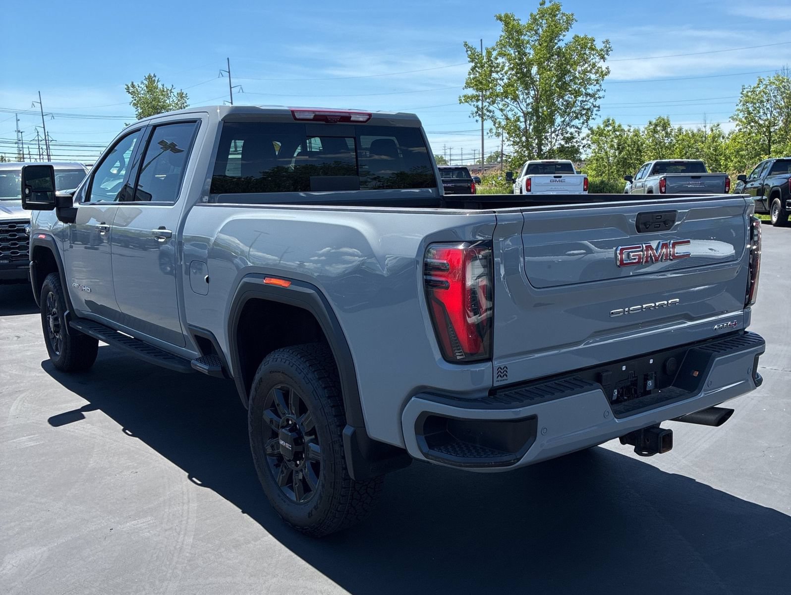 Used 2024 GMC Sierra 3500 AT4 w/ AT4 Premium Plus Package AWD/4WD image 2