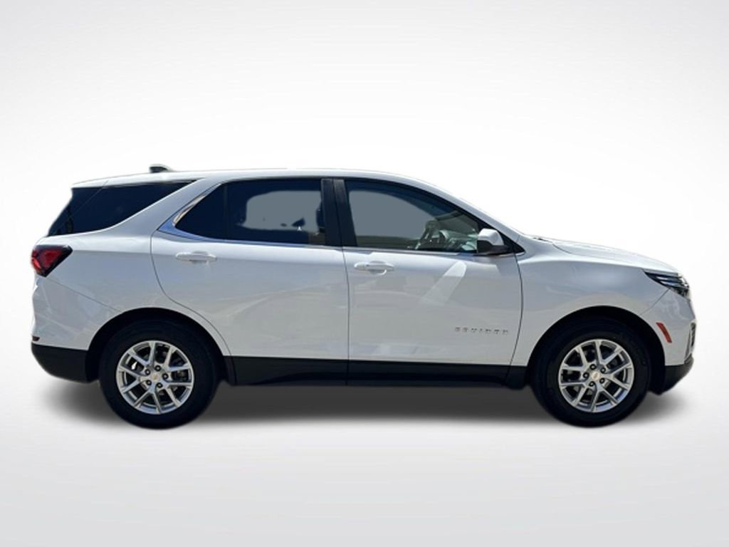 Used 2024 Chevrolet Equinox LT w/ LPO, Floor Liner Package FWD image 7