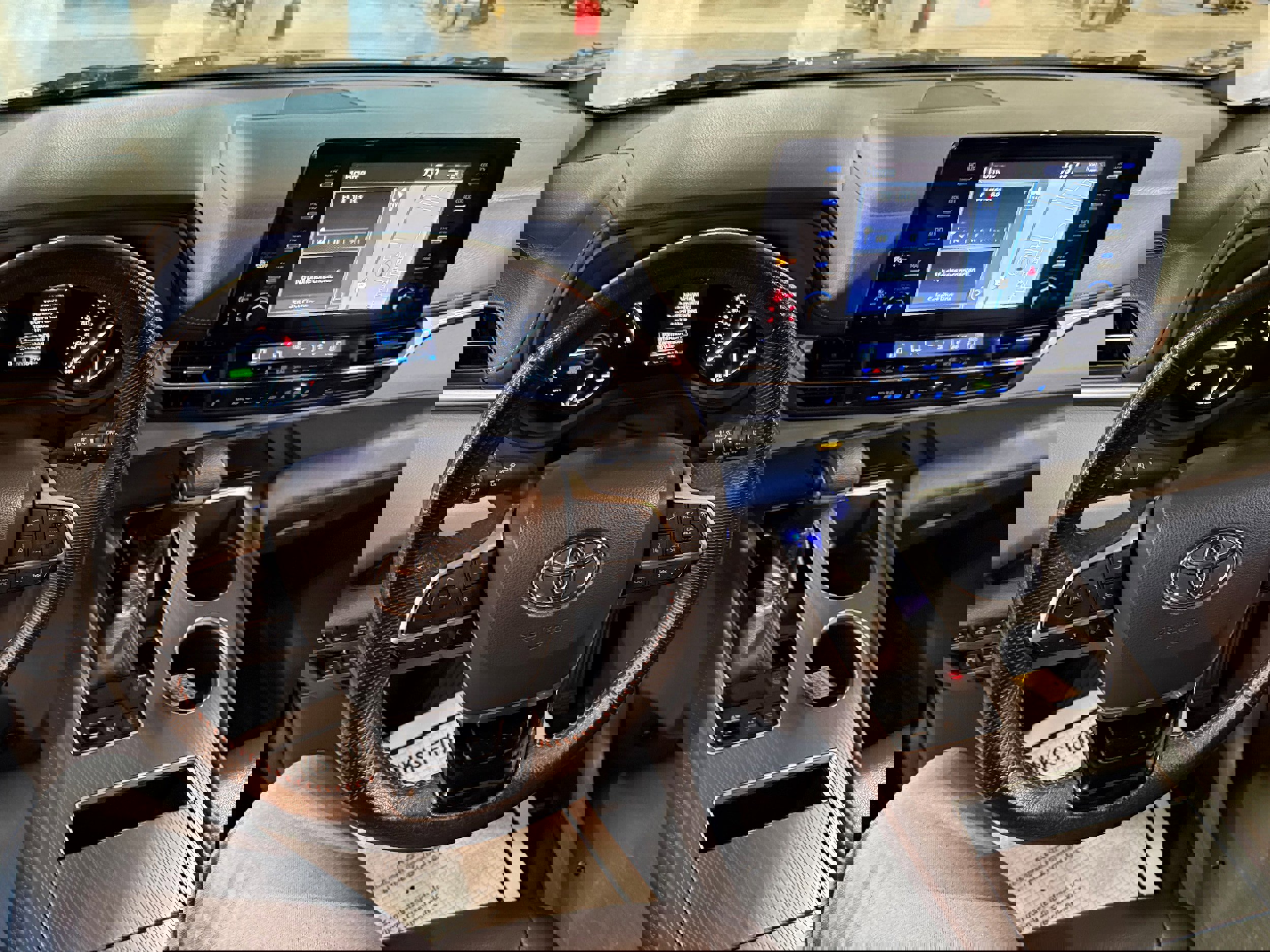 Used 2022 Toyota Sienna XSE w/ XSE Plus Package image 45