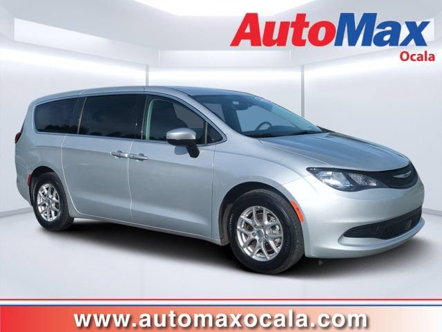 Used 2023 Chrysler Voyager LX FWD image 1