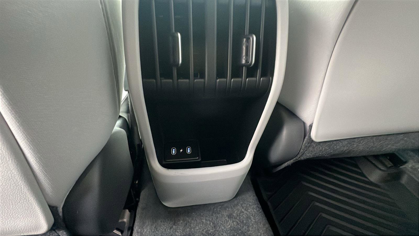 Used 2025 Hyundai Kona SEL image 20