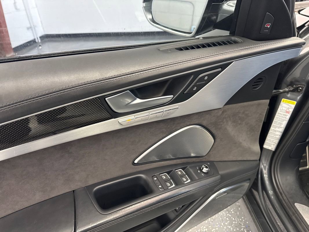 Used 2013 Audi S8 w/ Full Leather Pkg image 10