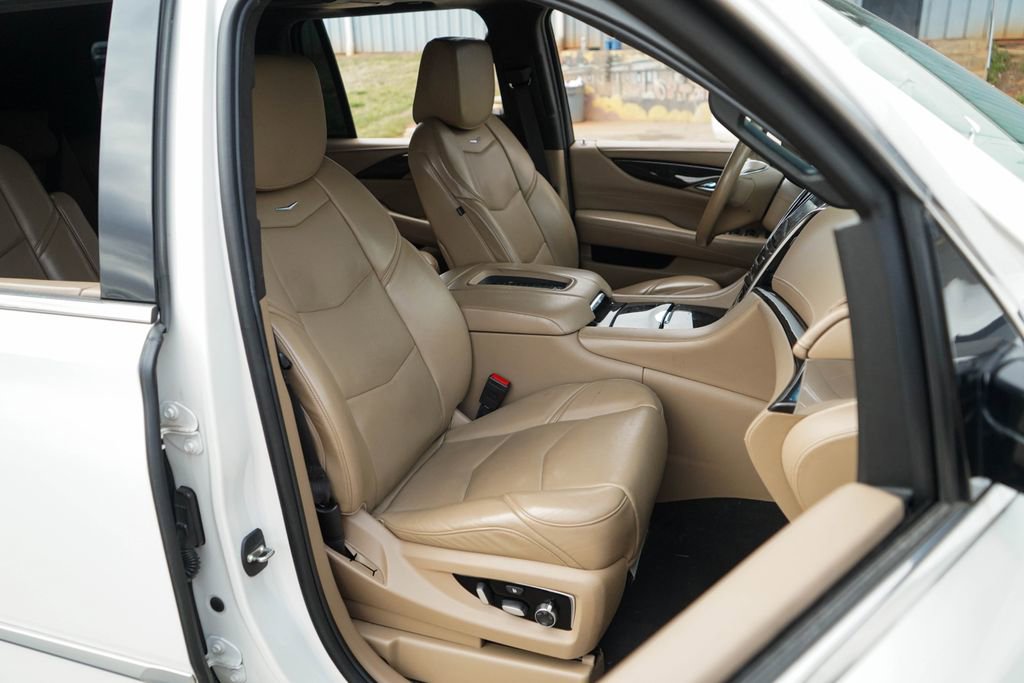Used 2019 Cadillac Escalade Platinum image 33