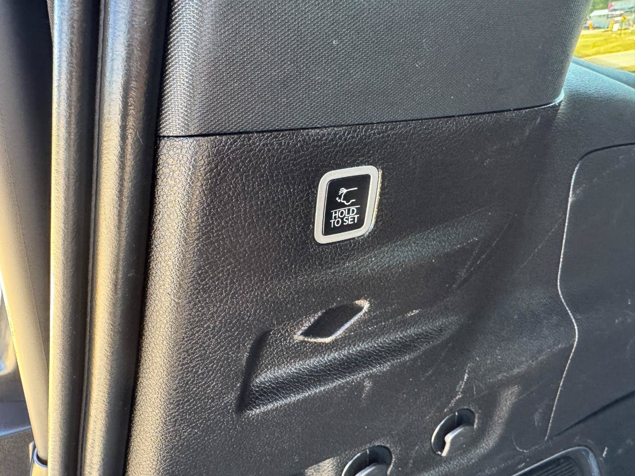 Used 2024 Jeep Wagoneer L Series II w/ Flexible Seating Group RWD image 15