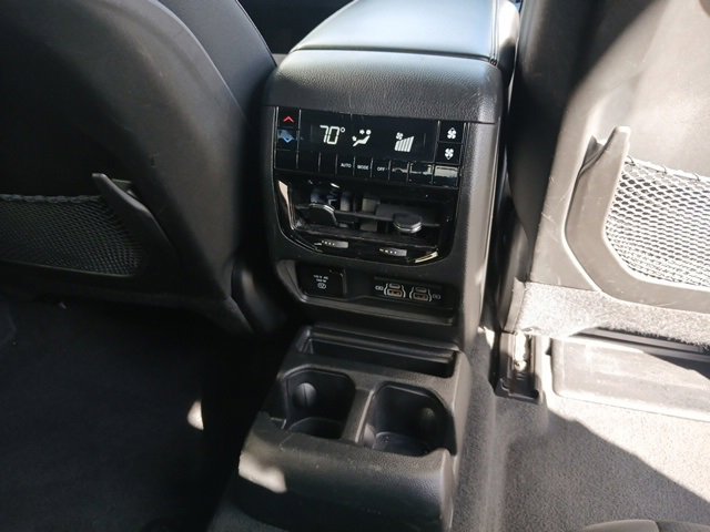 Used 2023 Jeep Grand Cherokee L Laredo image 34