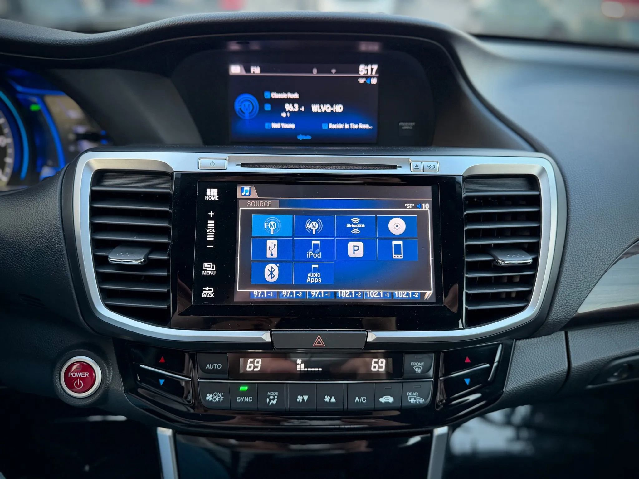 Used 2017 Honda Accord EX-L image 19