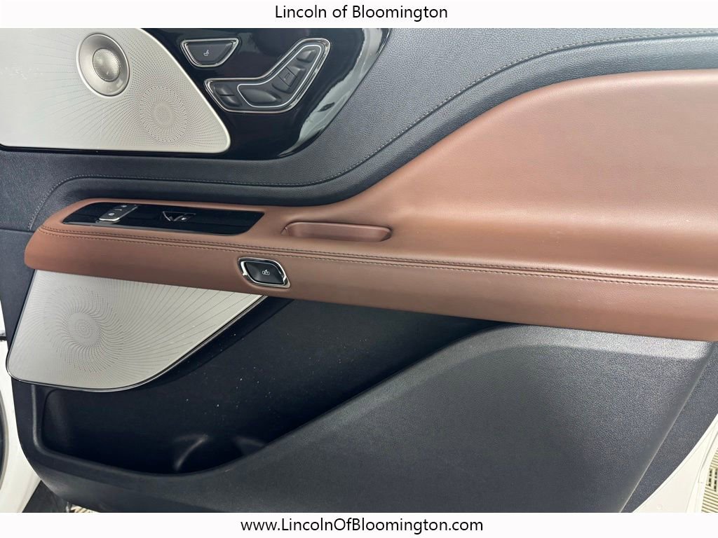 Used 2025 Lincoln Aviator Reserve w/ Equipment Group 201A AWD/4WD image 19