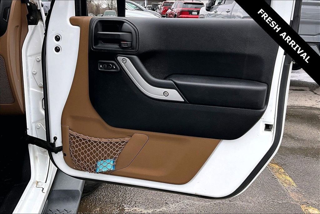 Used 2016 Jeep Wrangler Unlimited Sahara image 24