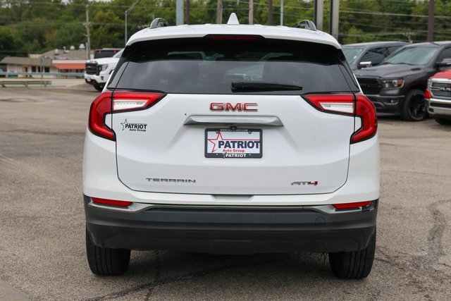 Used 2023 GMC Terrain AT4 image 4