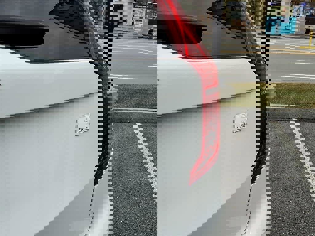 Used 2024 Volvo XC90 T8 Plus image 11