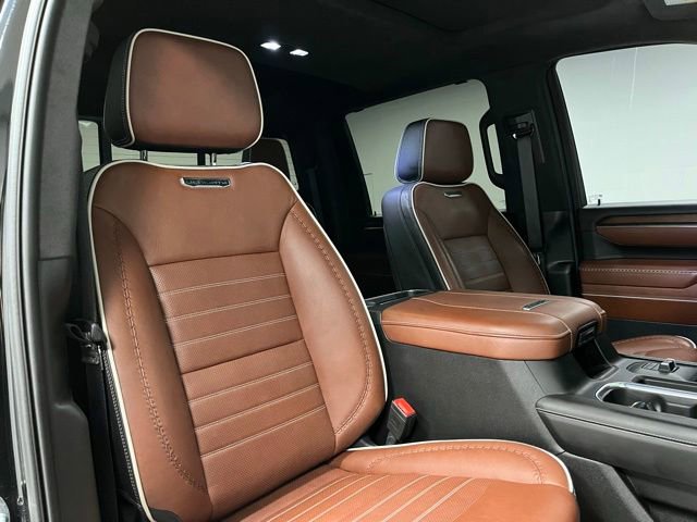 Used 2024 GMC Sierra 3500 Denali Ultimate AWD/4WD image 59