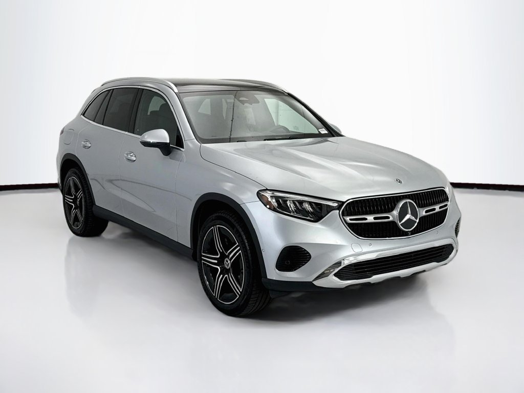 Certified 2026 Mercedes-Benz GLC 300 image 3