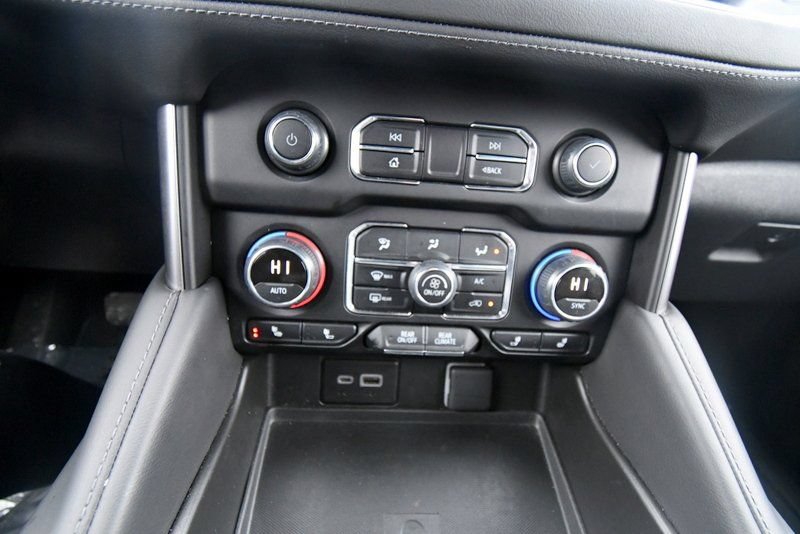Used 2024 Chevrolet Suburban LT AWD/4WD image 29