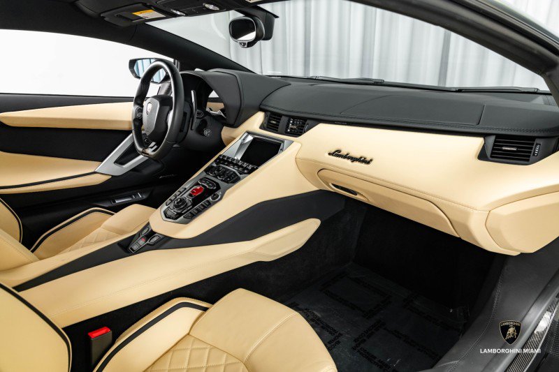 Used 2018 Lamborghini Aventador S image 63