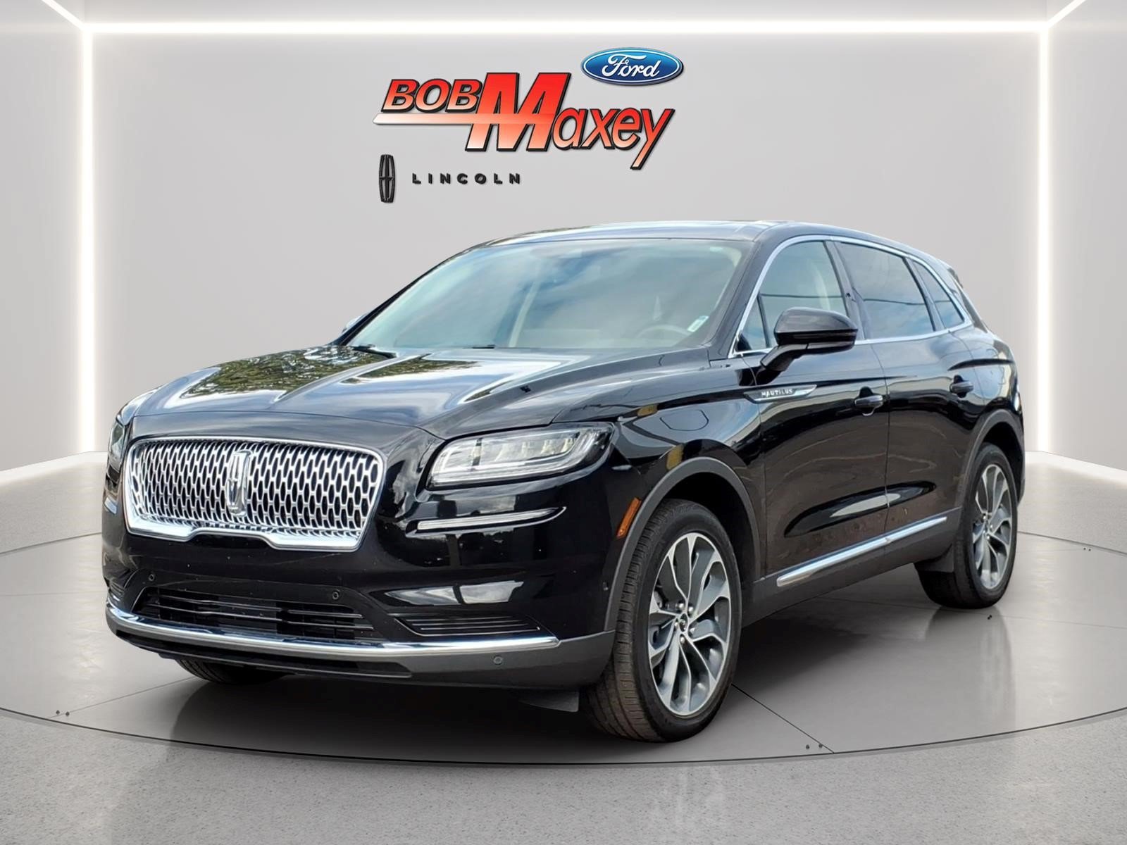 Used 2023 Lincoln Nautilus Reserve w/ Equipment Group 201A AWD/4WD image 1