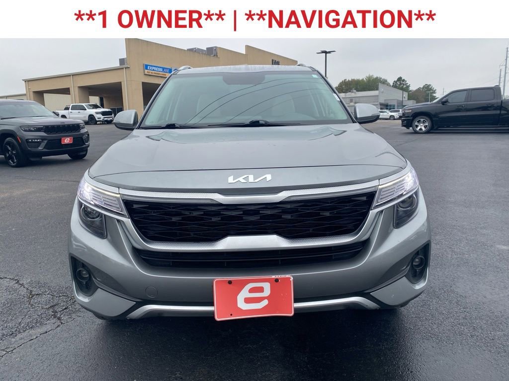 Used 2023 Kia Seltos EX image 2