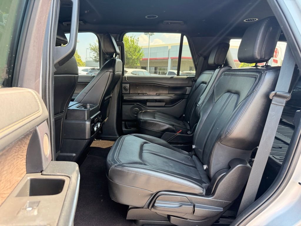 Used 2021 Ford Expedition Limited RWD image 16
