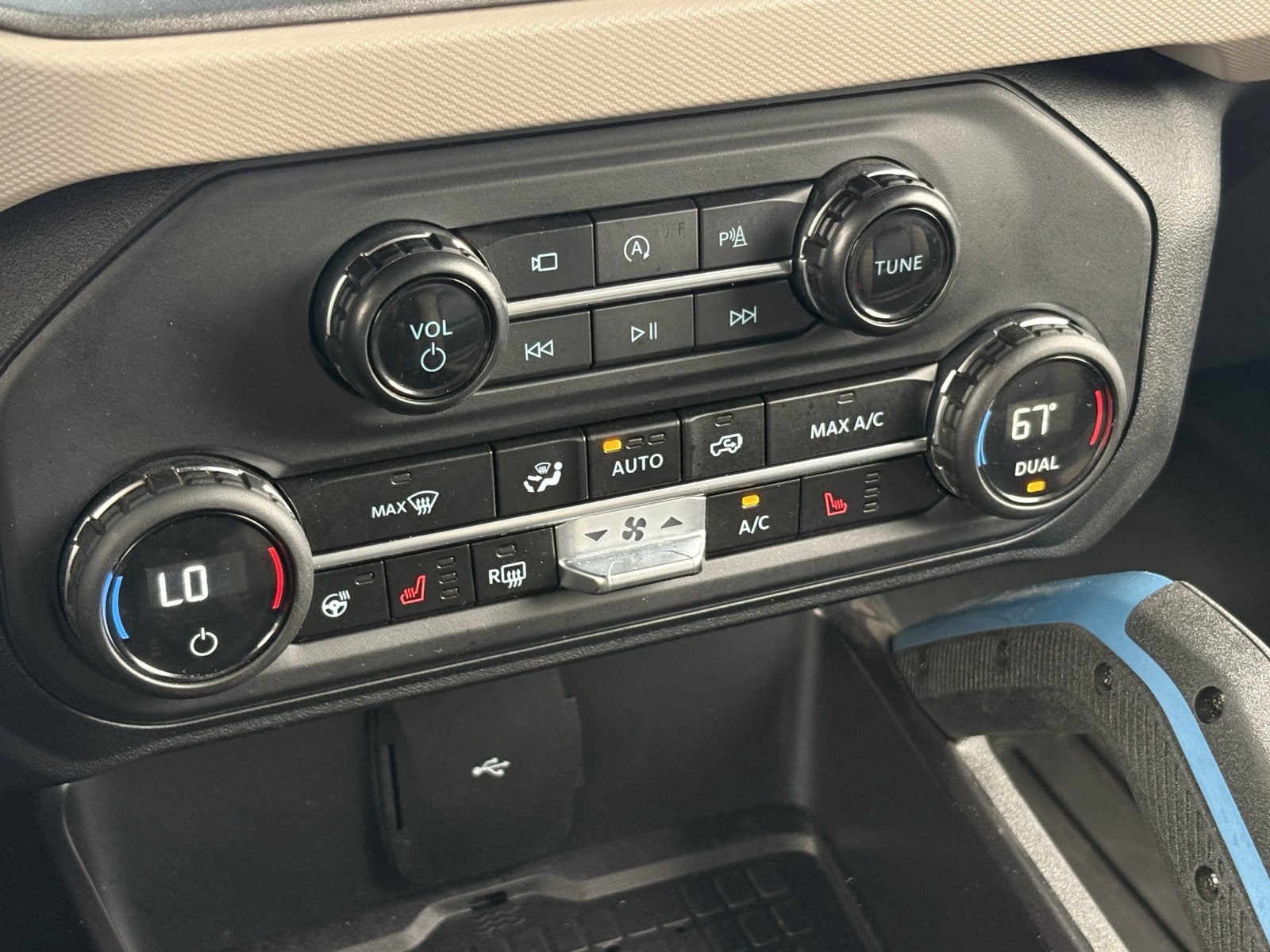 Certified 2024 Ford Bronco Wildtrak AWD/4WD image 29