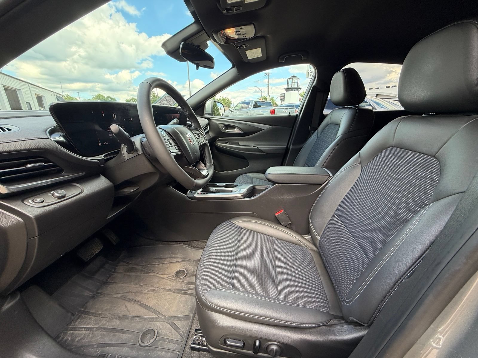 Used 2024 Buick Envista Preferred w/ Convenience I Package FWD image 4