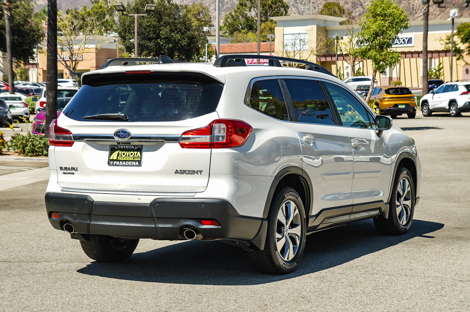 Used 2020 Subaru Ascent Premium w/ Convenience Package AWD/4WD image 4