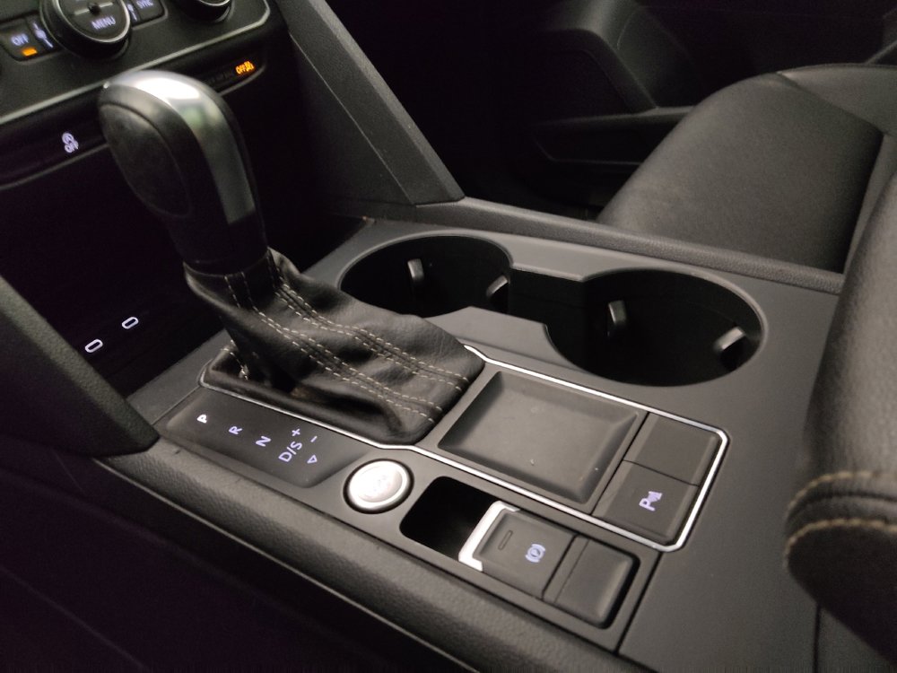 Used 2021 Volkswagen Atlas Cross Sport SE image 26