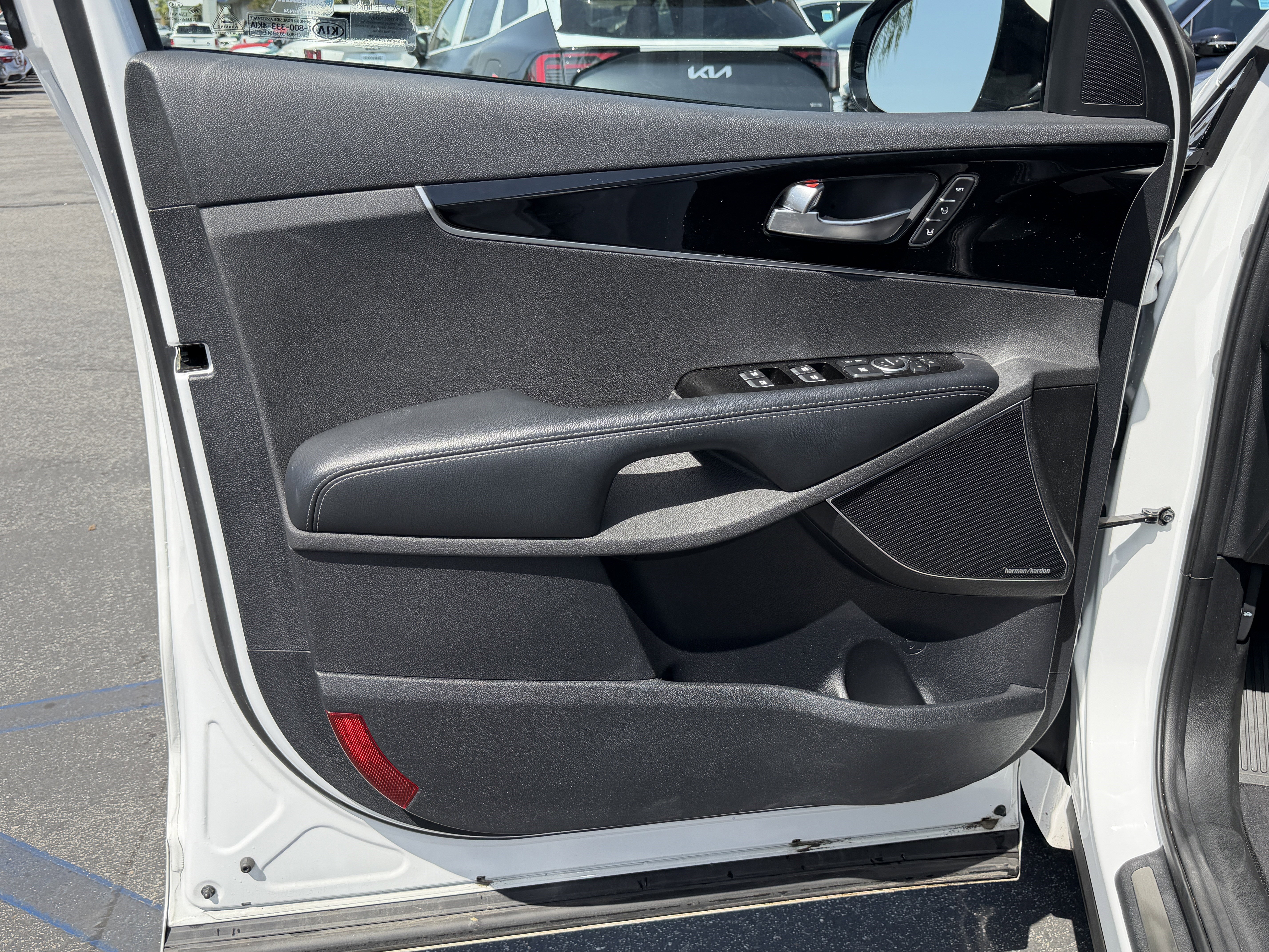 Used 2020 Kia Sorento SX image 13
