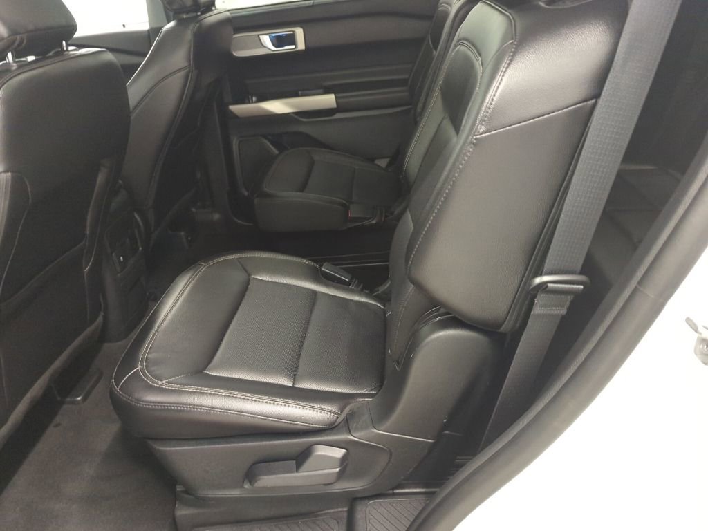 Used 2022 Ford Explorer Limited image 12