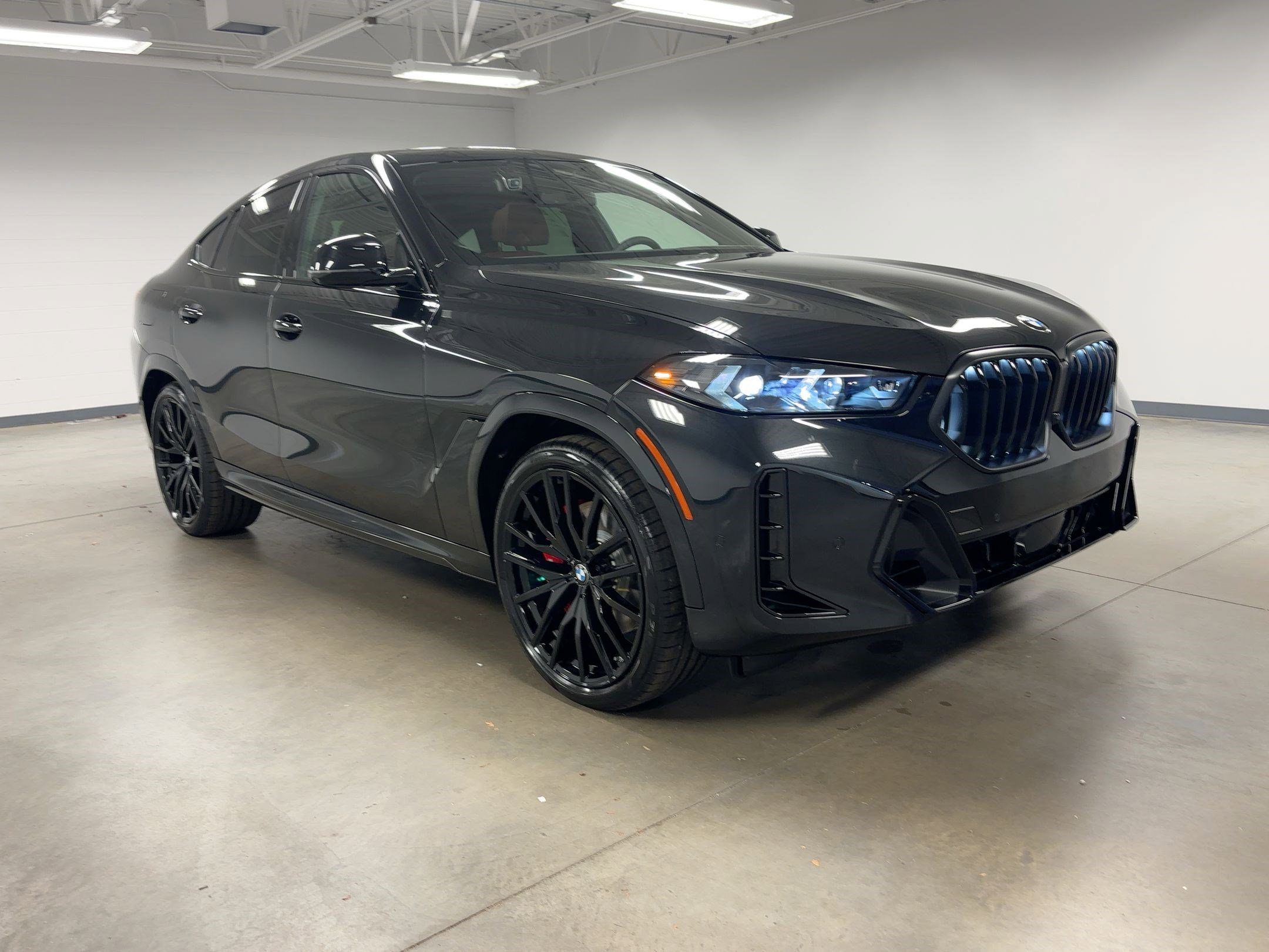 New 2026 BMW X6 xDrive40i w/ Executive Package image 6
