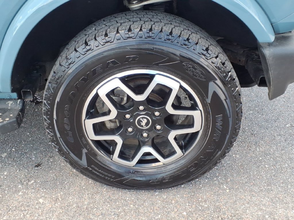 Used 2022 Ford Bronco Outer Banks AWD/4WD image 9