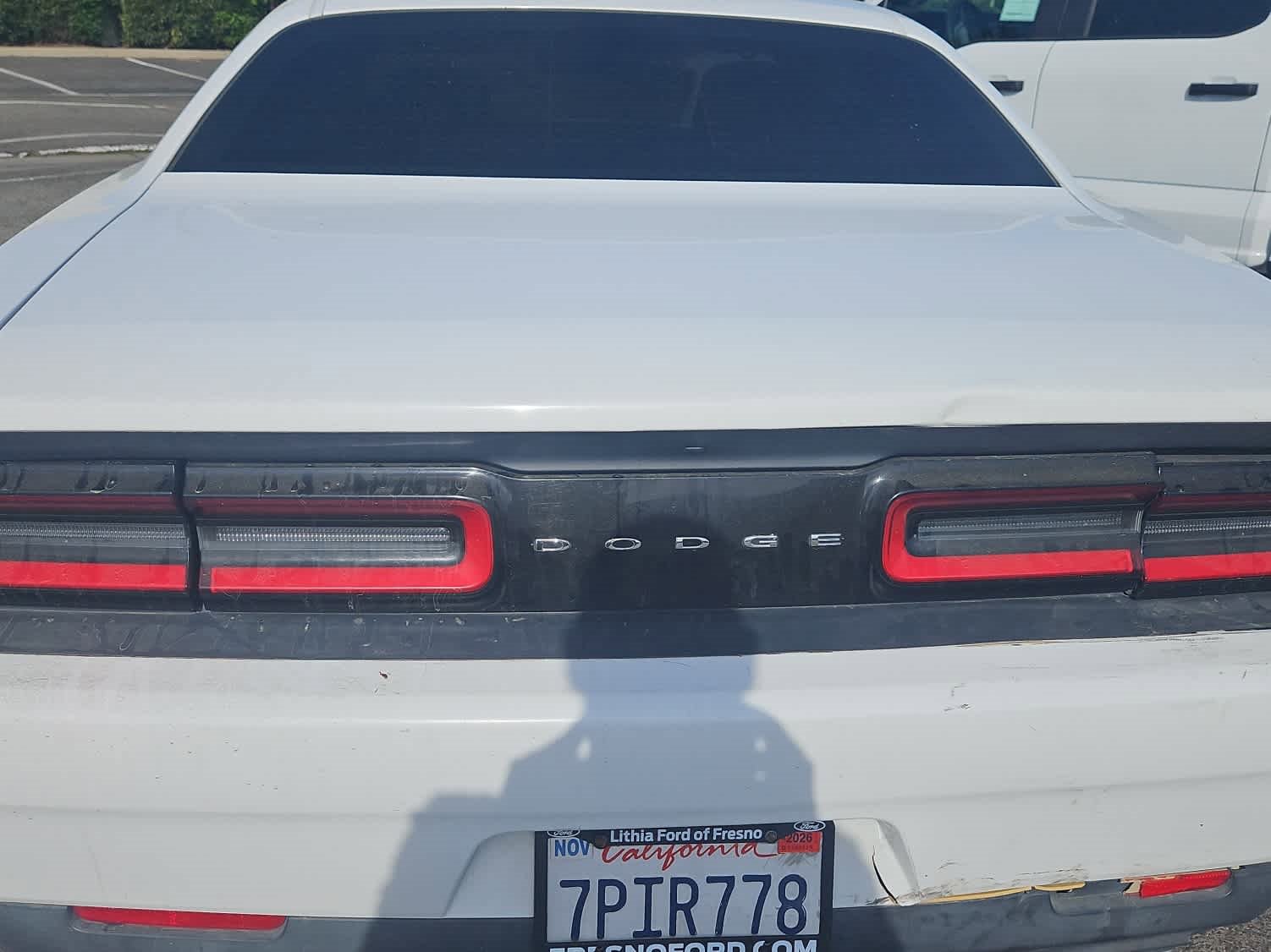 Used 2015 Dodge Challenger SXT image 8