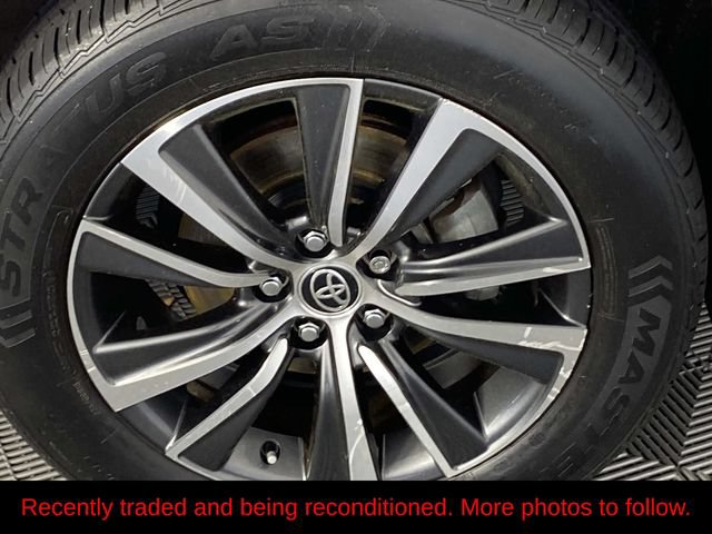 Used 2021 Toyota Venza LE AWD/4WD image 25