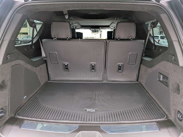 New 2026 Cadillac Escalade ESV Platinum Sport w/ LPO, ONYX Package AWD/4WD image 12