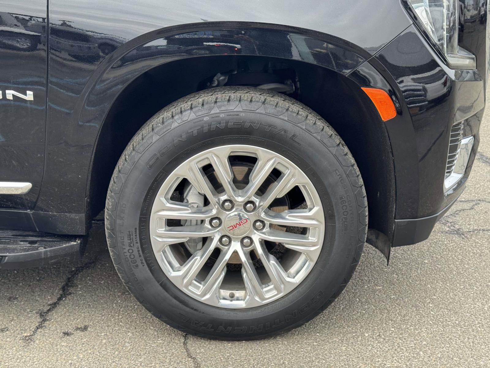 Used 2024 GMC Yukon SLT AWD/4WD image 7