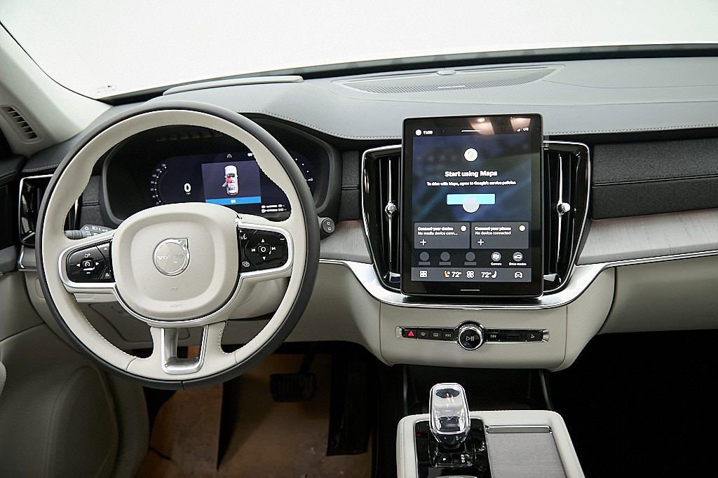 New 2026 Volvo XC90 T8 Ultra w/ Protection Package image 26