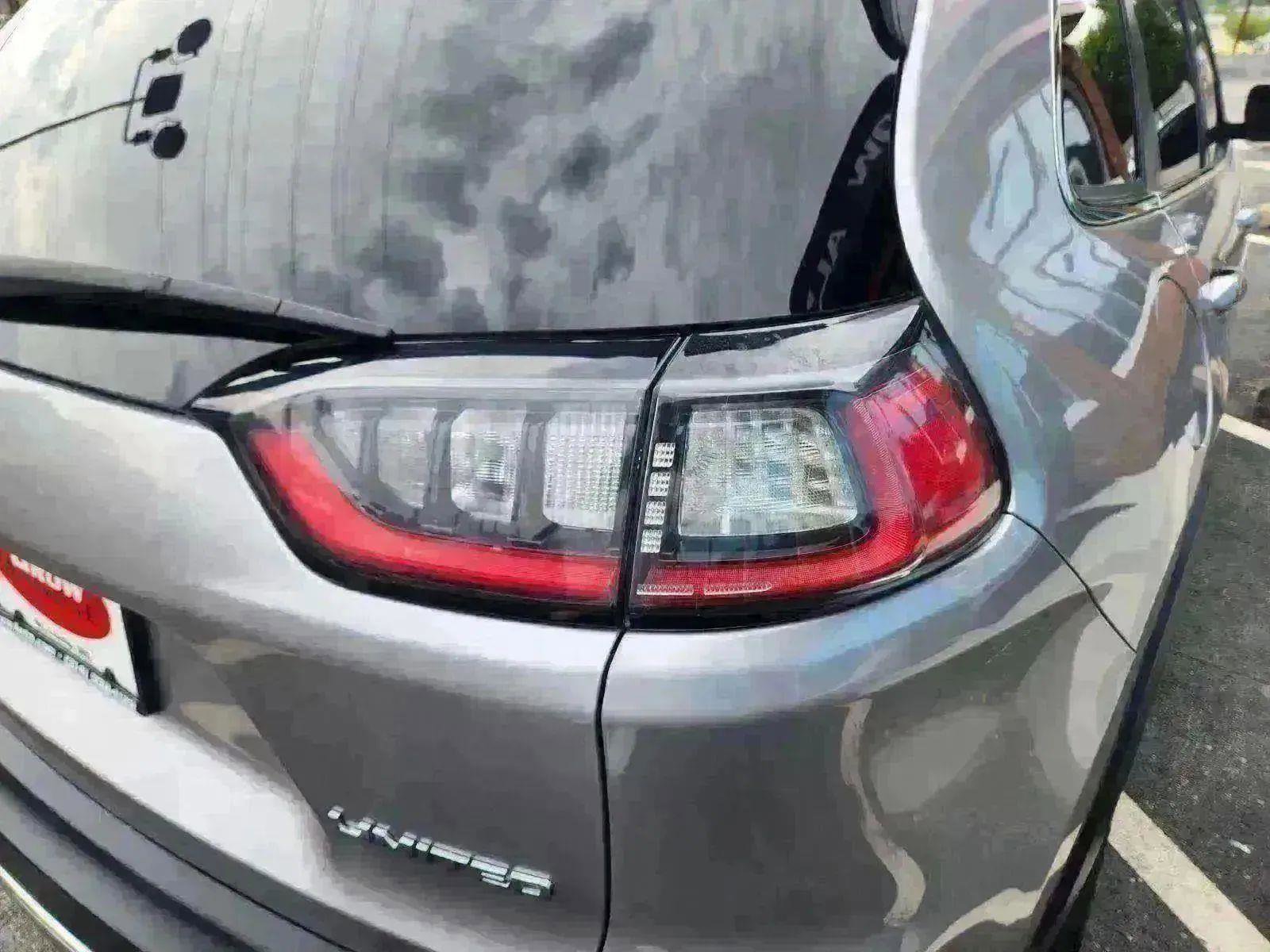 Used 2019 Jeep Cherokee Limited image 27