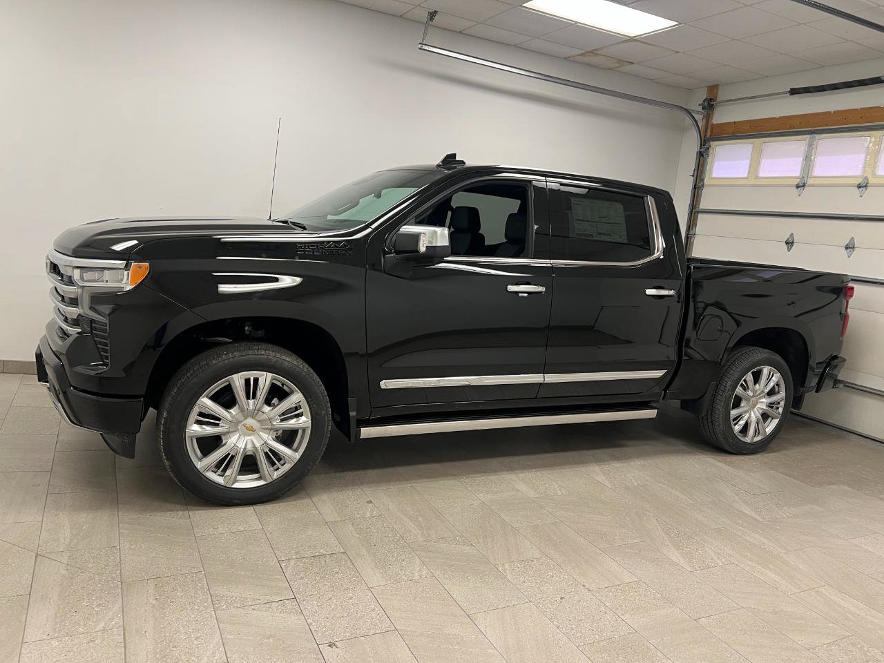New 2026 Chevrolet Silverado 1500 High Country AWD/4WD image 7