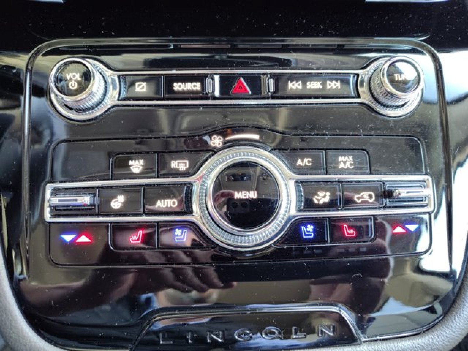 Used 2022 Lincoln Corsair Reserve w/ Equipment Group 201A AWD/4WD image 25