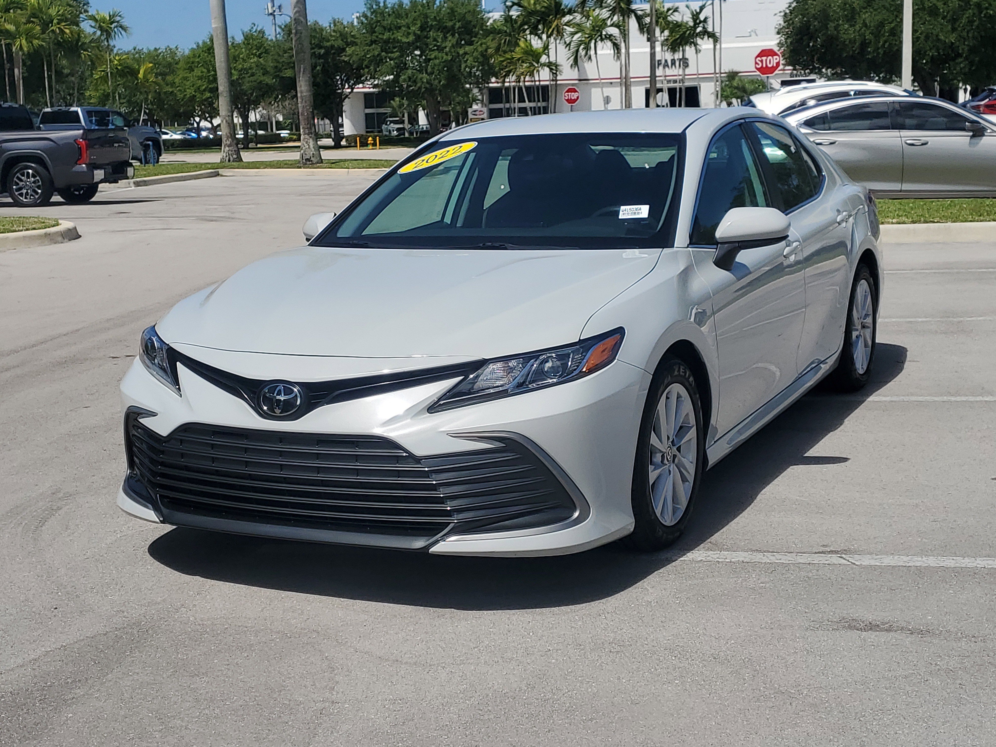 Used 2022 Toyota Camry LE image 7