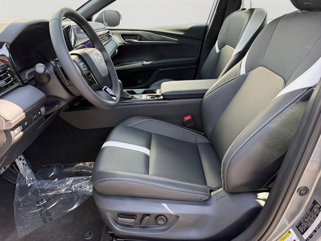 Used 2026 Toyota Camry SE w/ Convenience Package FWD image 16