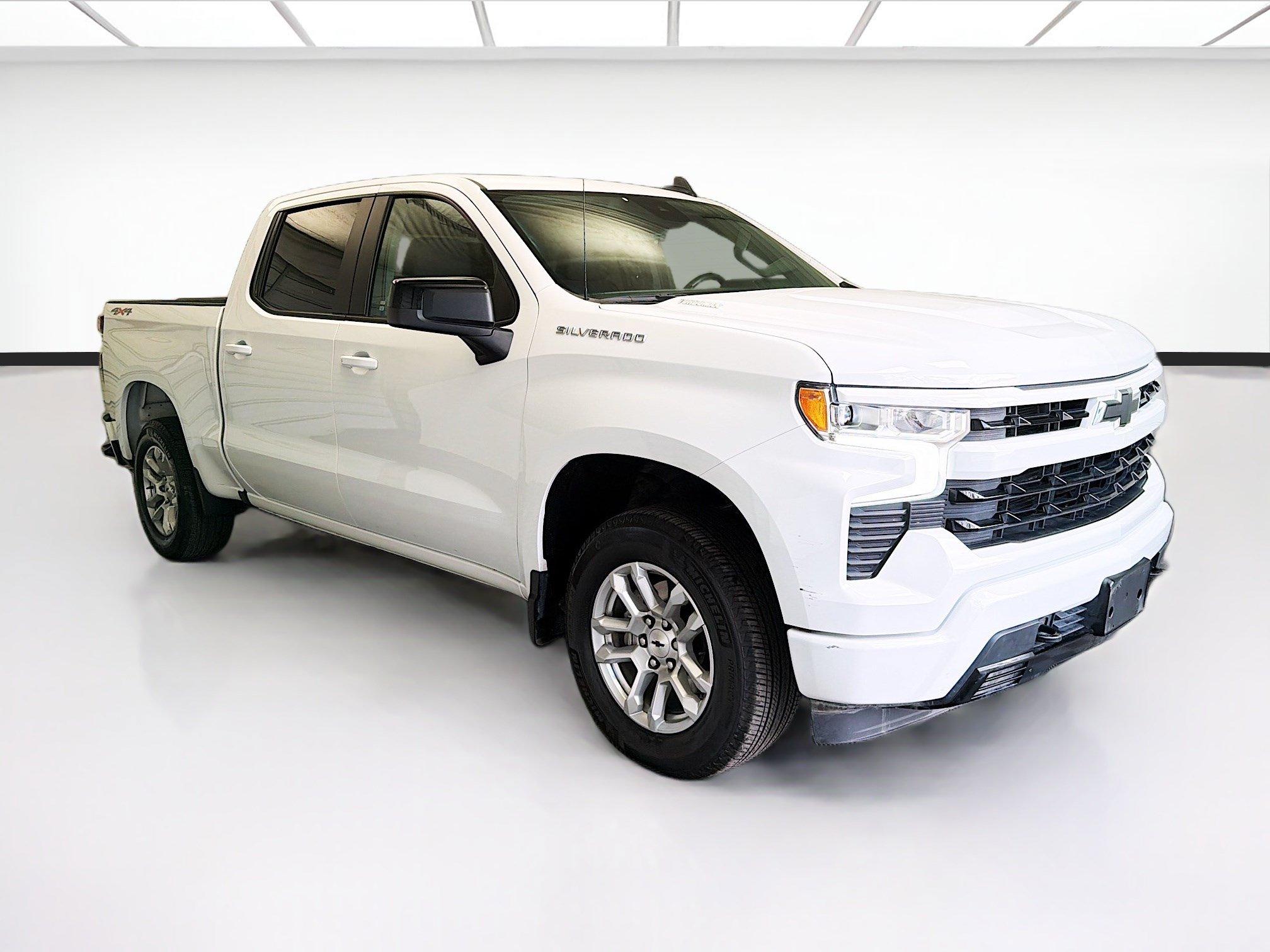 Used 2025 Chevrolet Silverado 1500 RST AWD/4WD image 3