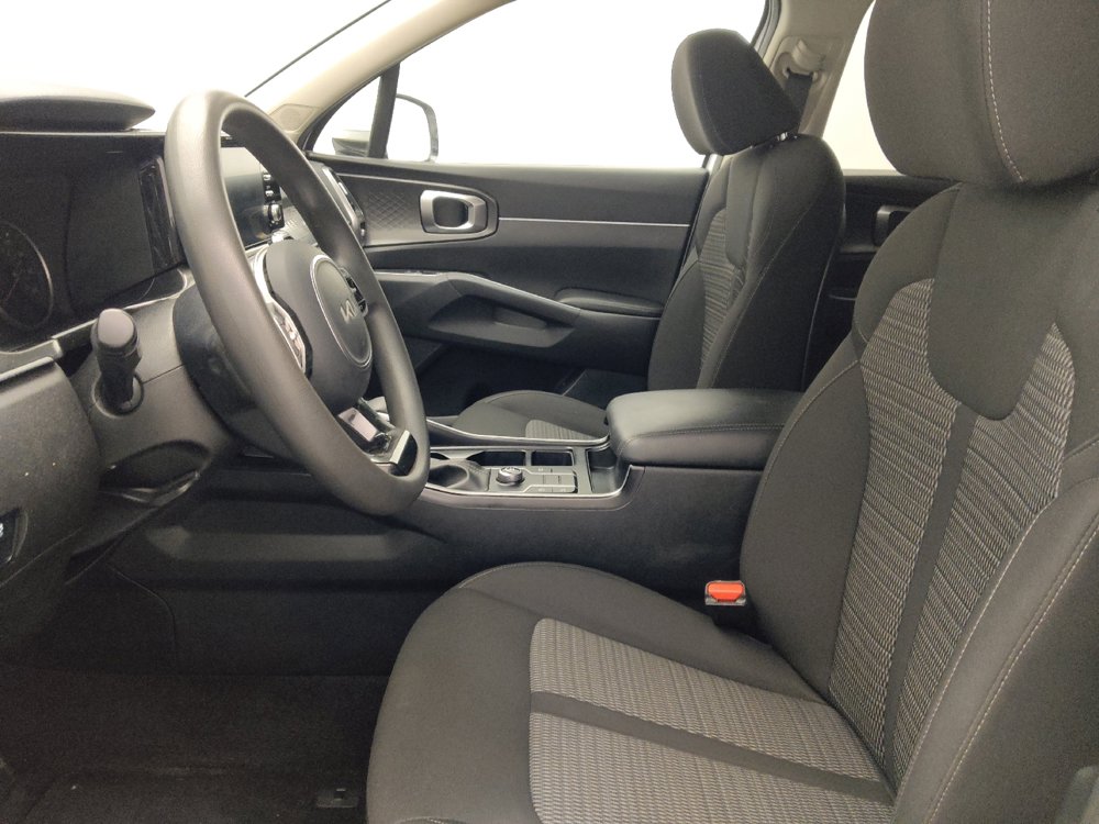 Used 2023 Kia Sorento LX FWD image 17
