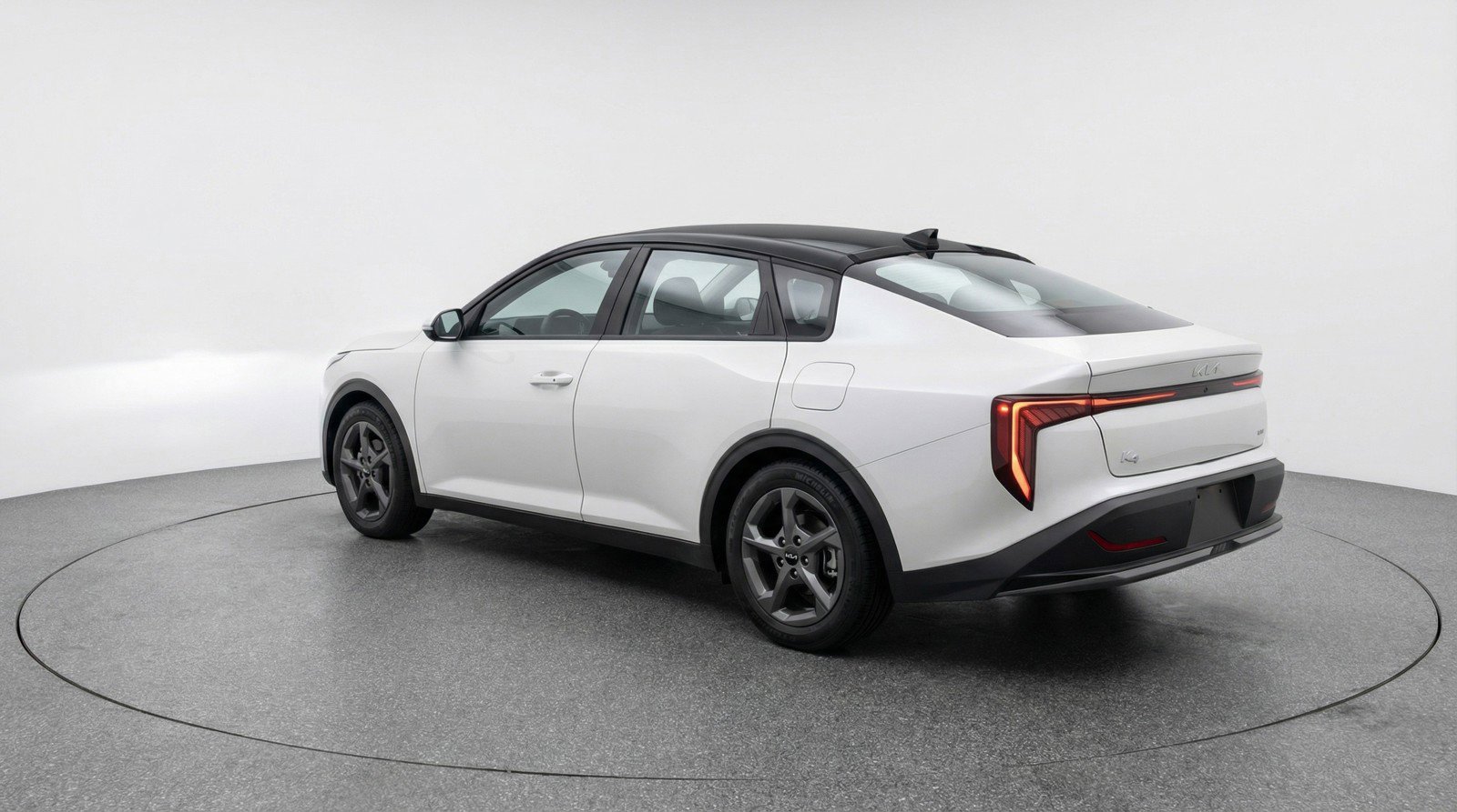 Used 2025 Kia K4 LXS image 6