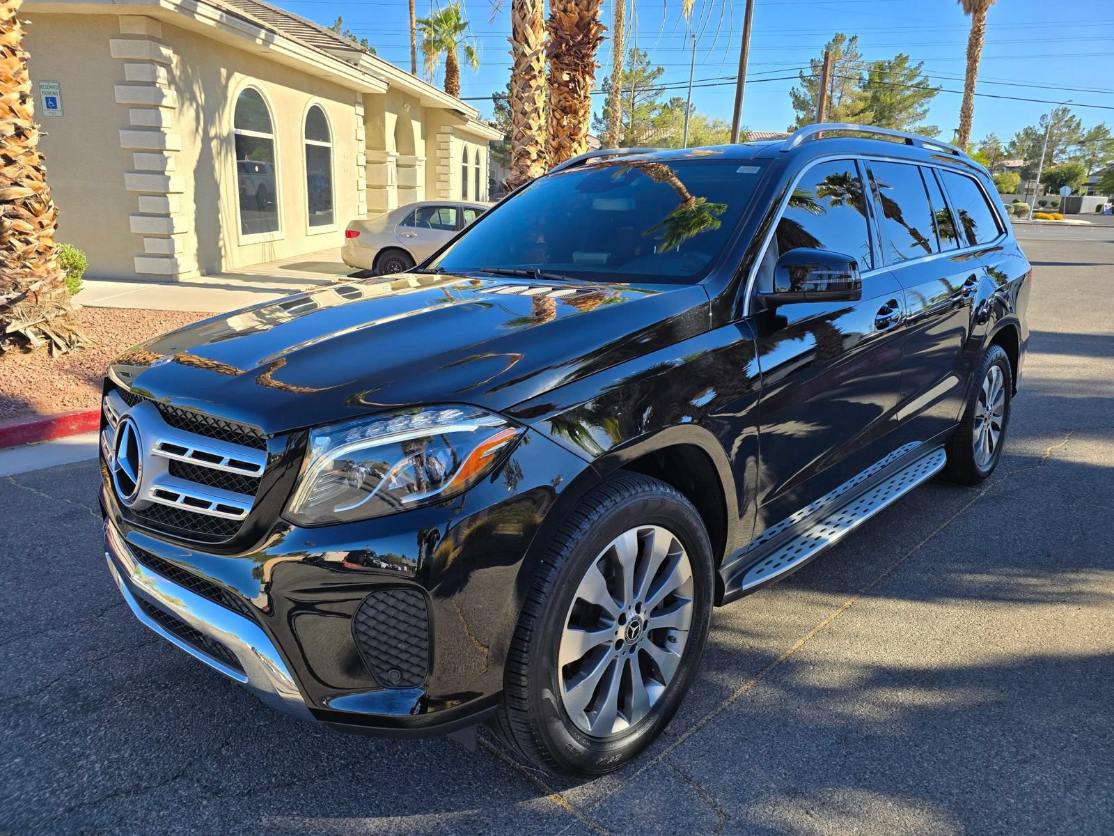 Used 2018 Mercedes-Benz GLS 450 4MATIC image 3