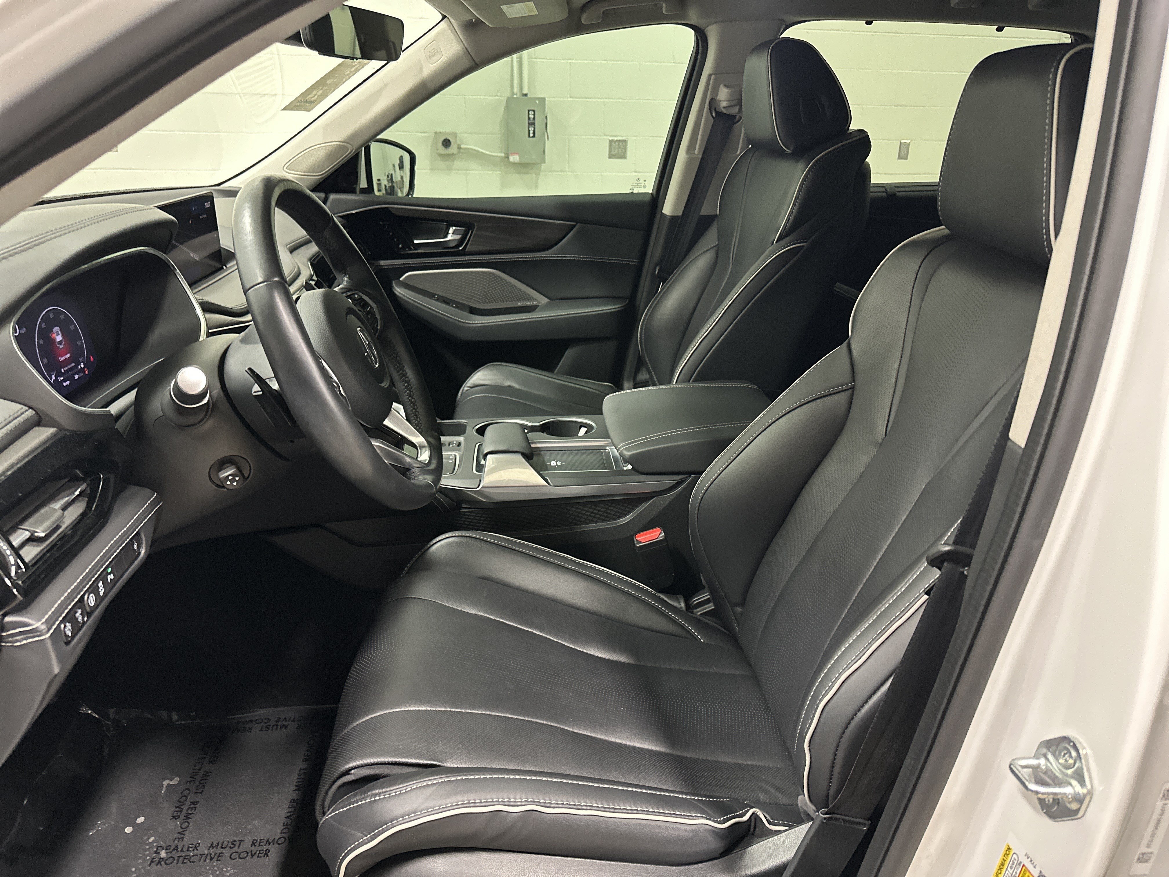 Used 2023 Acura MDX SH-AWD w/ Advance Package image 16