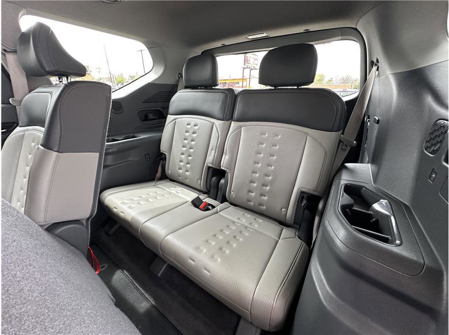 Used 2024 Kia EV9 Wind image 18